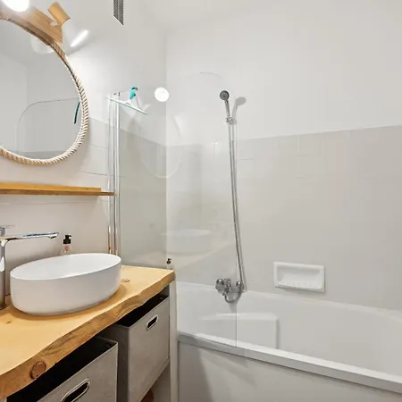 Un Exterieur Spacieux En Plein Centre D By Weekome Apartmán *